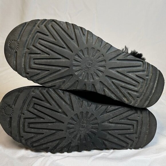 Ugg Mini Bailey Bow Black Sheepskin Booties Ankle Boots~7~ - Picture 5 of 6